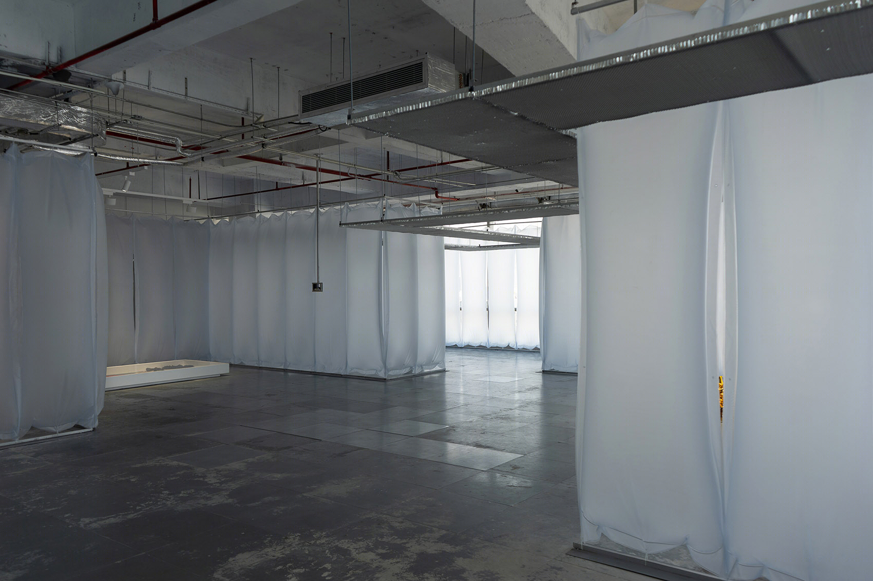 城市乐园:《泰康收藏精品展》展览空间设计,深圳/探讨个体情感与城市的关系-17