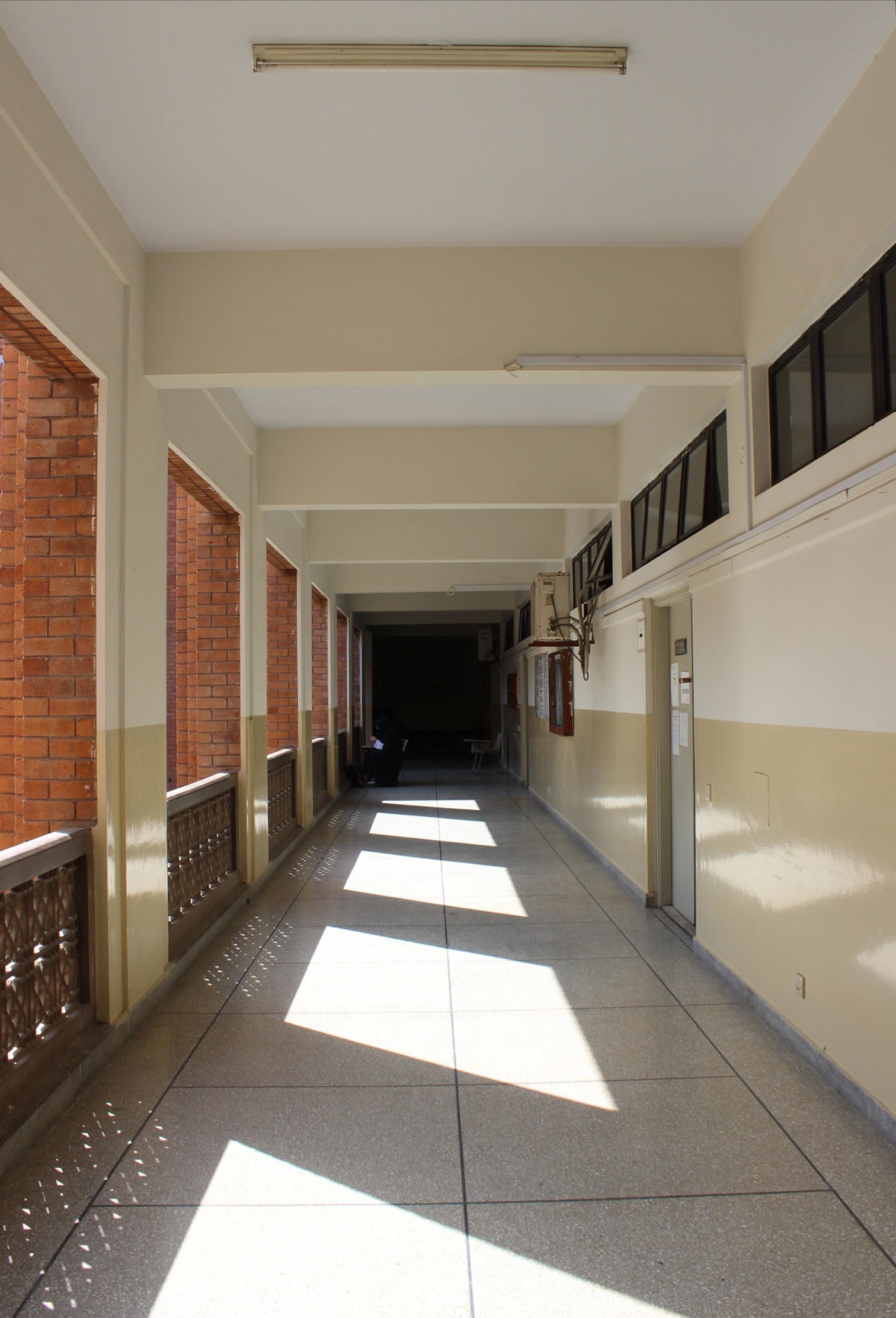 伊斯兰堡国际伊斯兰大学走廊-3