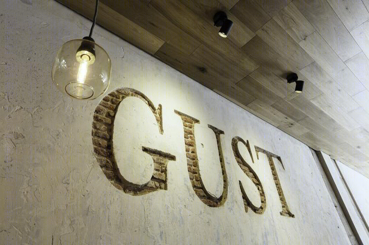 马德里 GUST 风味餐厅 | 城市与居家空间的和谐交融-36
