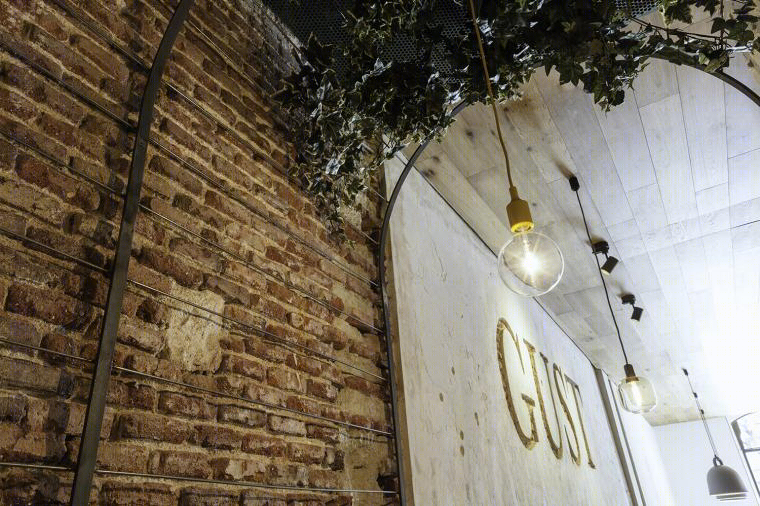马德里 GUST 风味餐厅 | 城市与居家空间的和谐交融-37