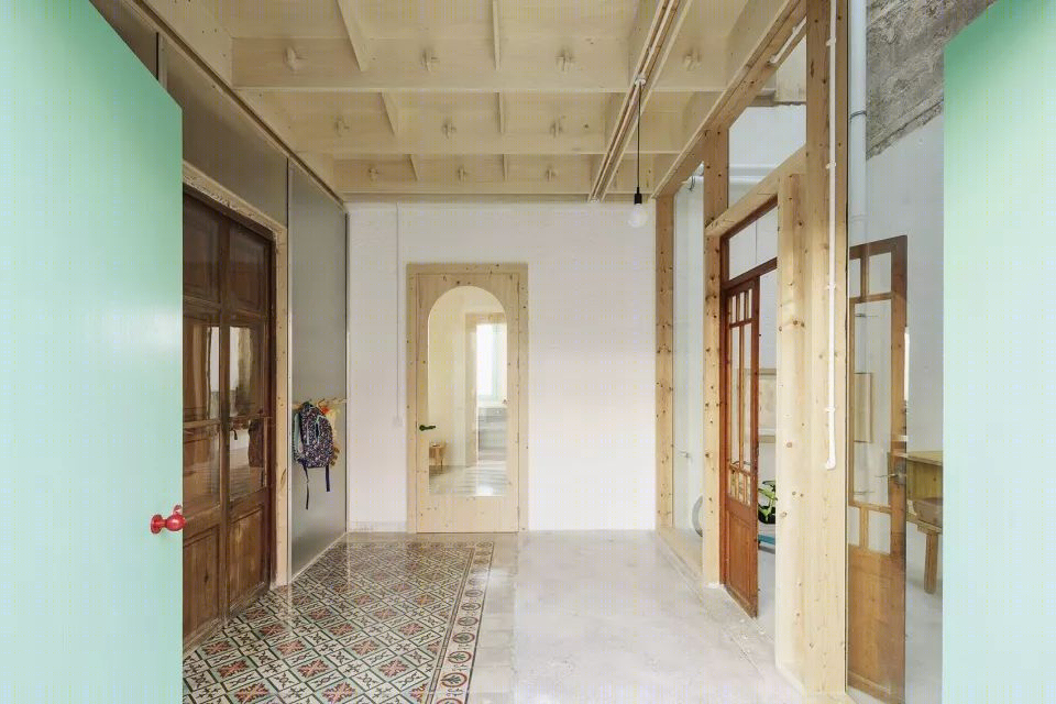 轻量化的 Plywood 住宅 | 胶合板搭建出的缤纷世界-28