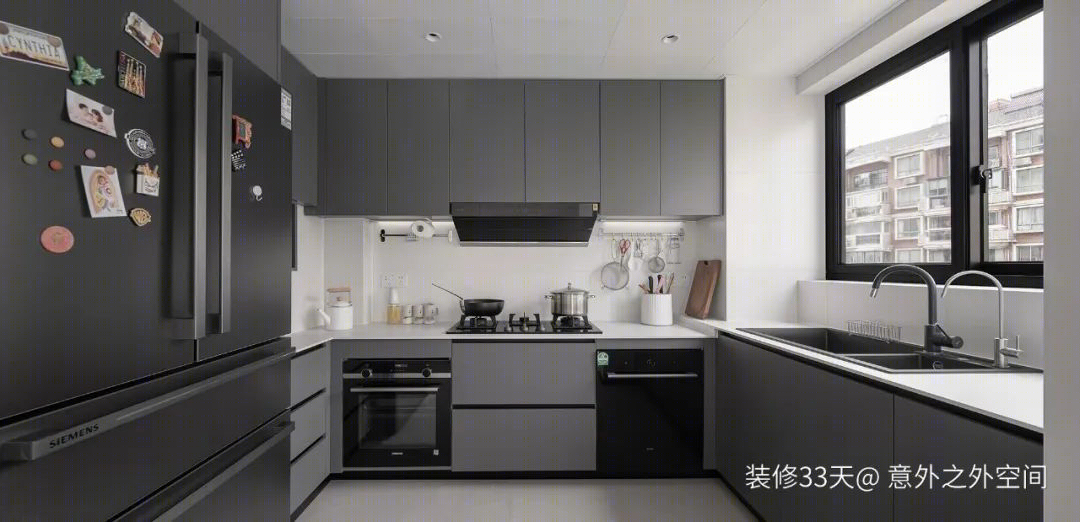 上海徐汇区现代简约错层三室两卫住宅设计丨中国上海丨意外之外空间(上海)-23