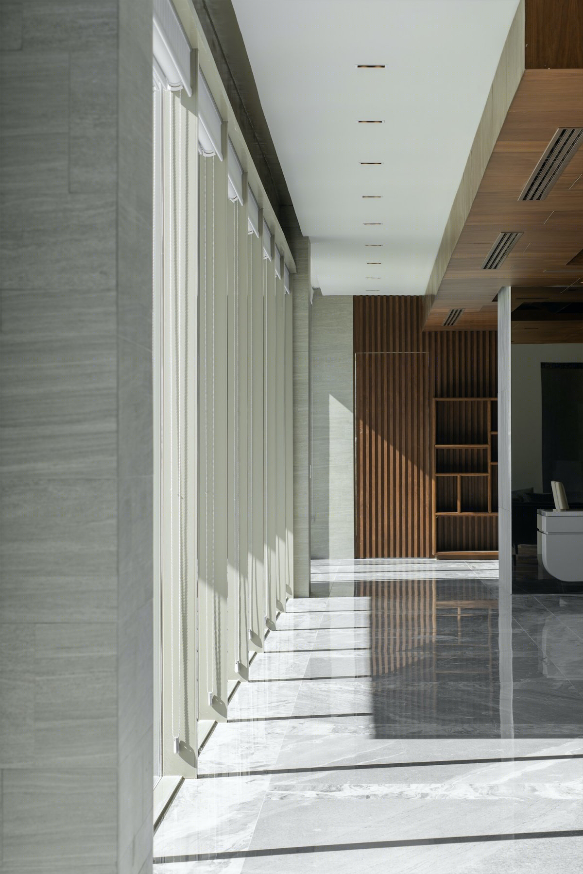 墨西哥 M+B Residence | 玻璃与线性设计的奢华独栋住宅-16