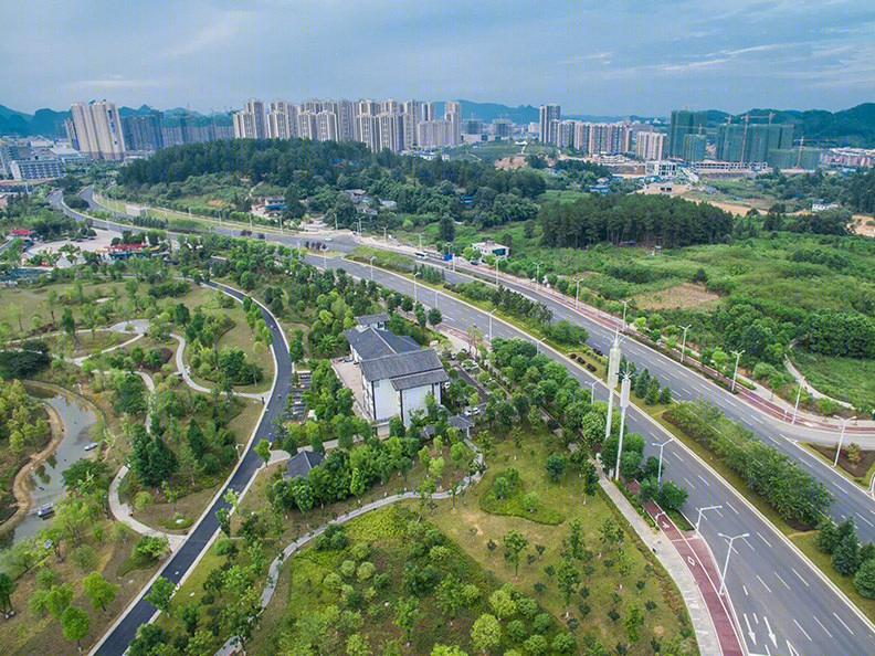 遵义市新浦新区长征大道道路景观-3