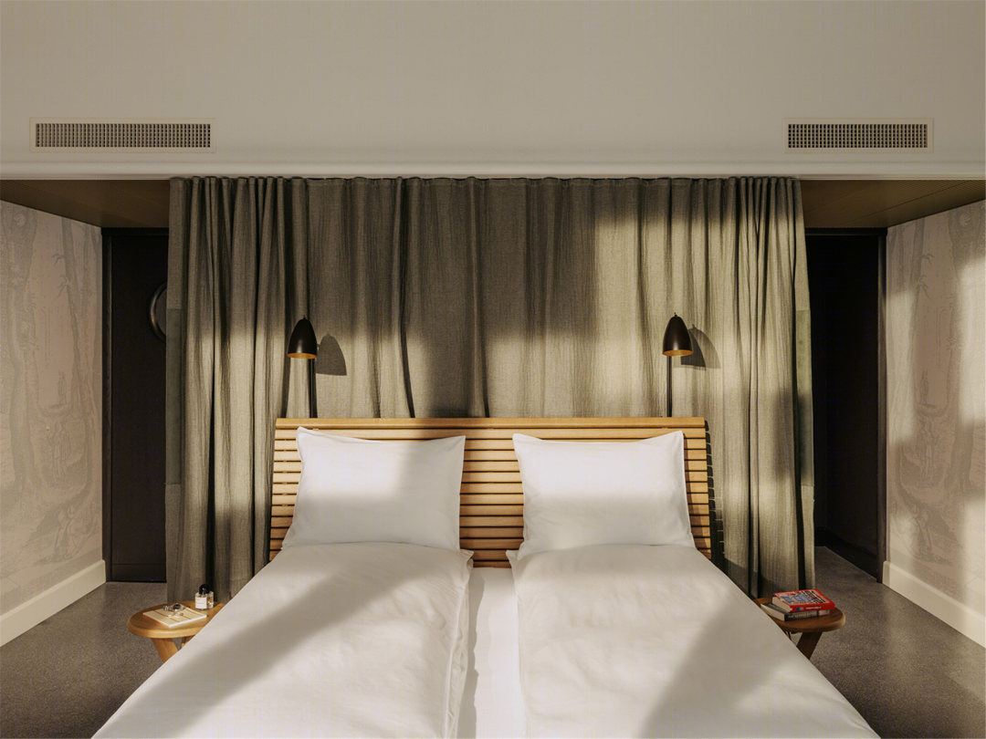 瑞士百年建筑 Volkshaus Basel Hotel,大师赫尔佐格与德梅隆的复古风设计-55