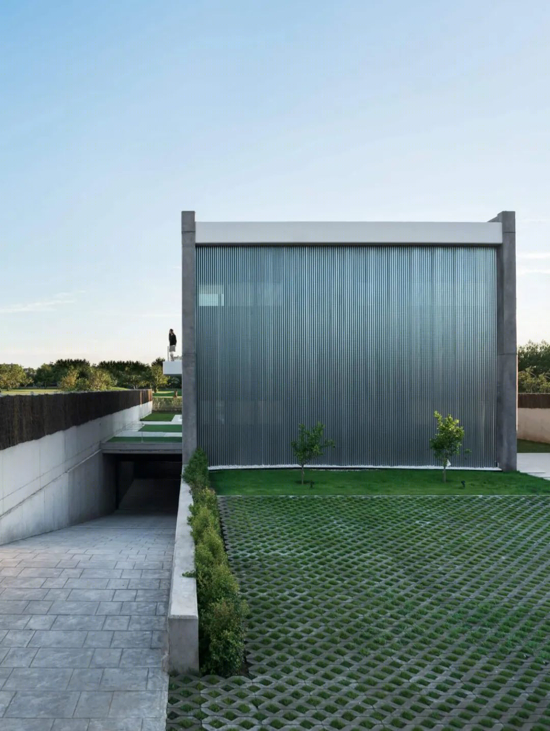 Ruben Muedra Estudio de Arquitectura 打造西班牙 700 平极简别墅-8