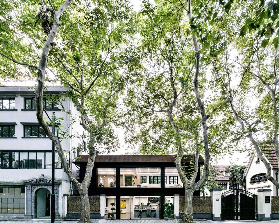 折纸艺术融入画廊设计,打造光影交错的空间氛围-6