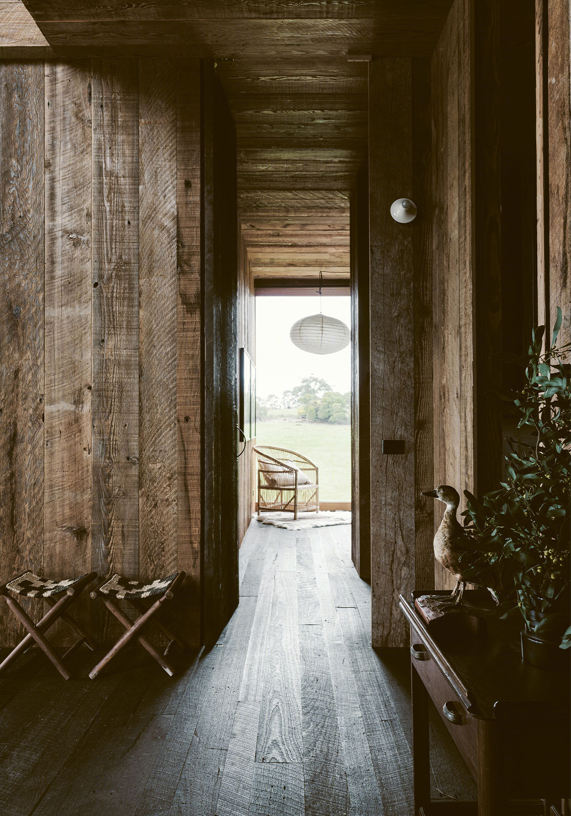 Victorian Hinterland | 废弃木材打造独特乡村小屋-8