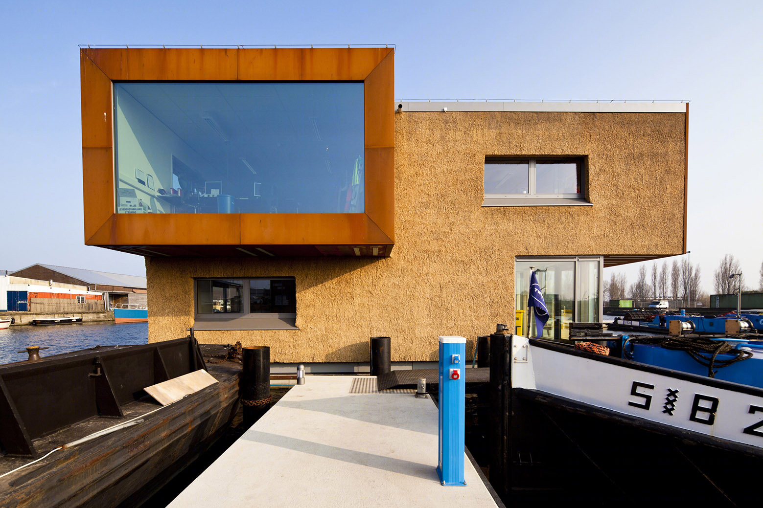 荷兰 Waternet 漂浮办公楼丨Attika Architekten-39