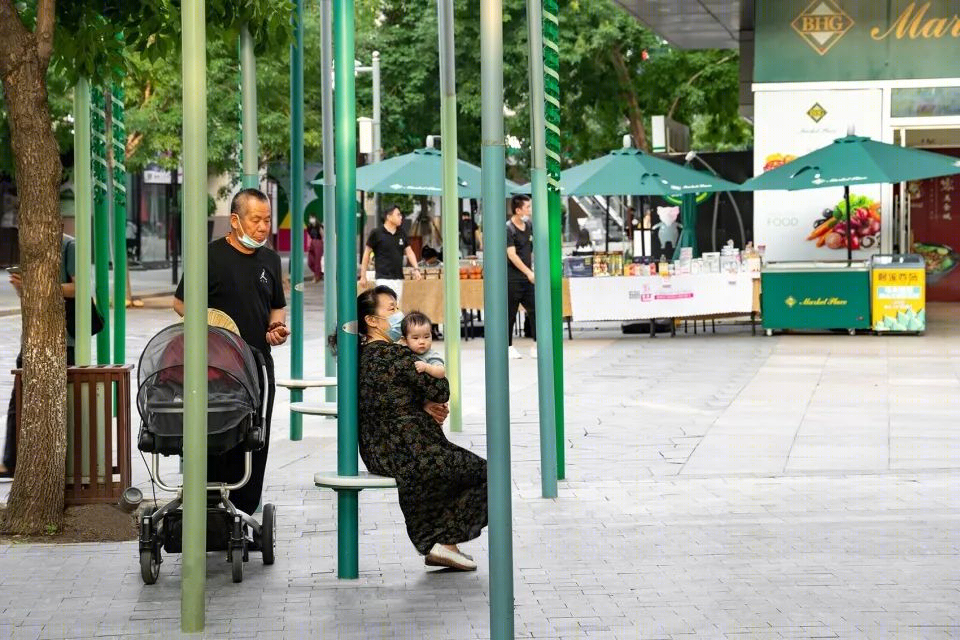 北京风之谷商业街区,景观柱重构空间使用体验-30
