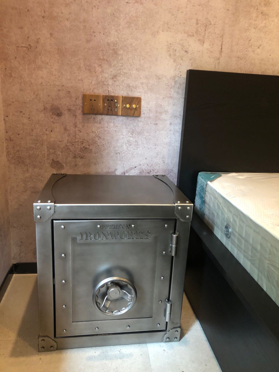 简约轻工业风吊顶设计，走线搭配巧用心思-3