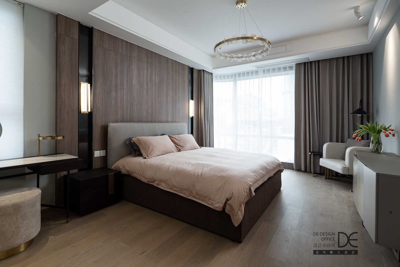 三代同堂的现代简约之家 | 金属质感、宽敞厨房、优雅情调-39