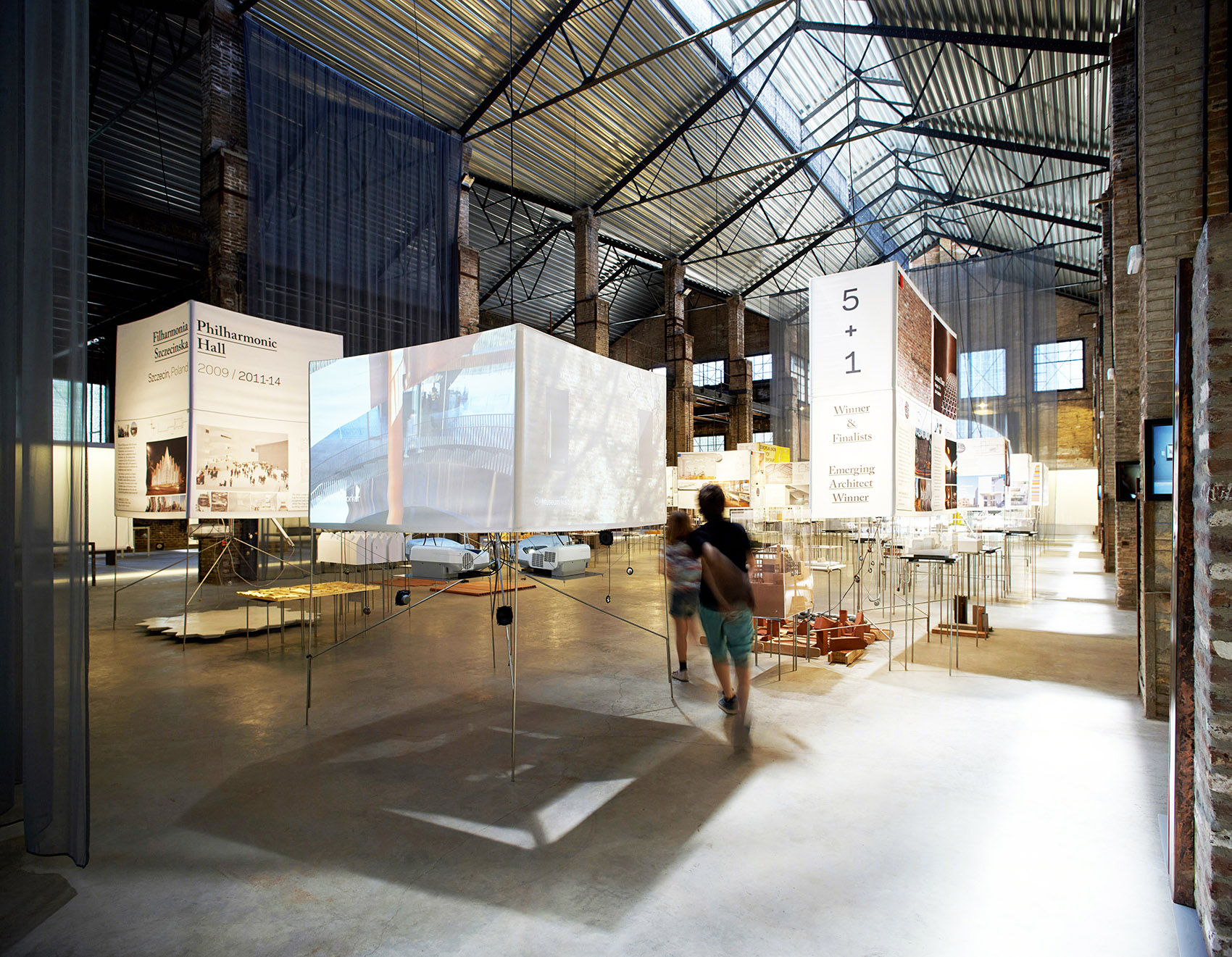 密斯·凡·德罗奖巡展 · 模块化空间设计-15