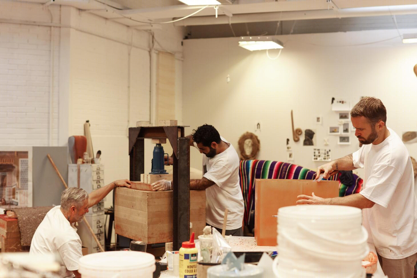 迪拜“海市蜃楼”公共座椅设计，营造安全社交距离-5