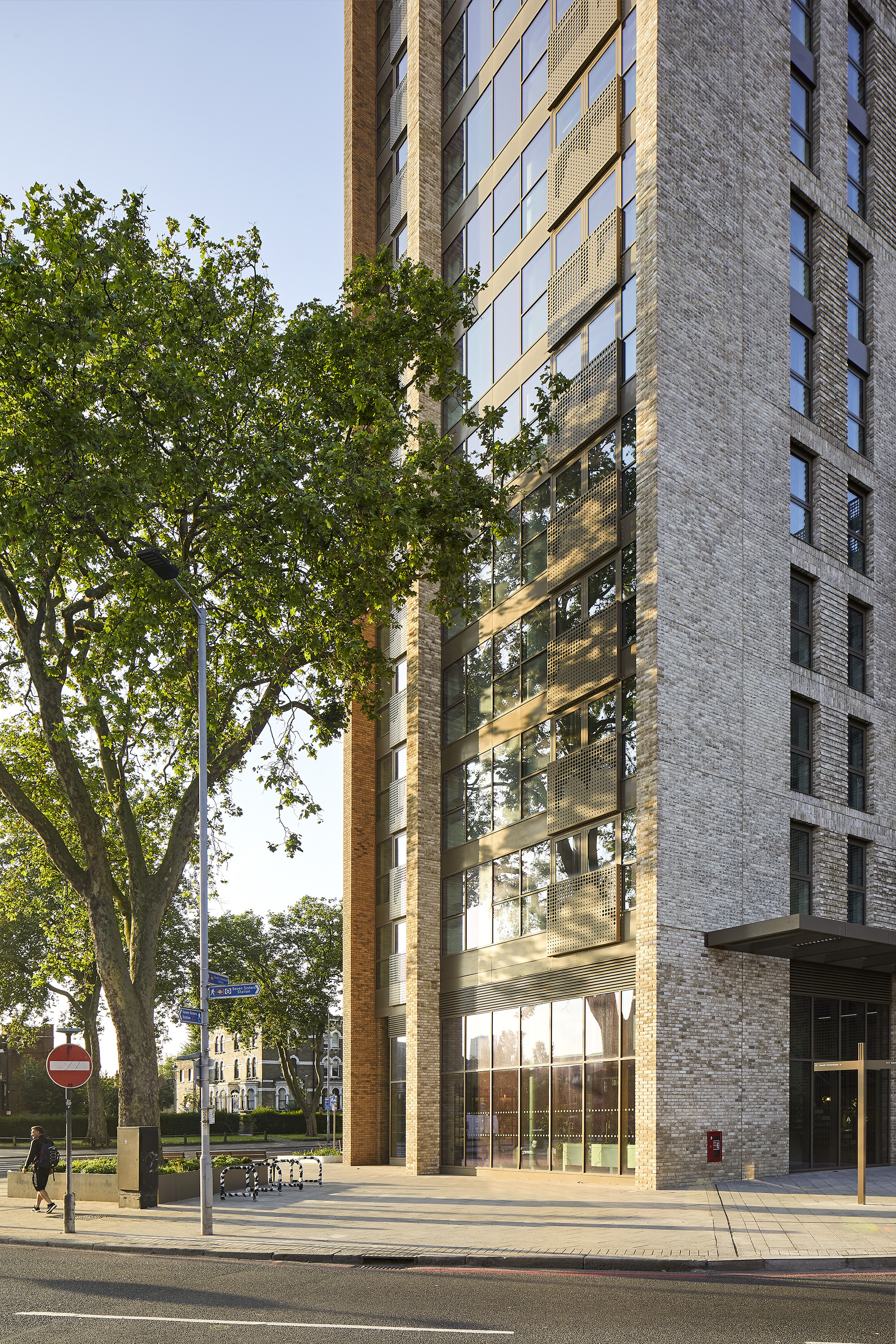 Tottenham 的七姐妹公寓建筑·Ape· House丨英国伦敦丨John McAslan + Partners-9
