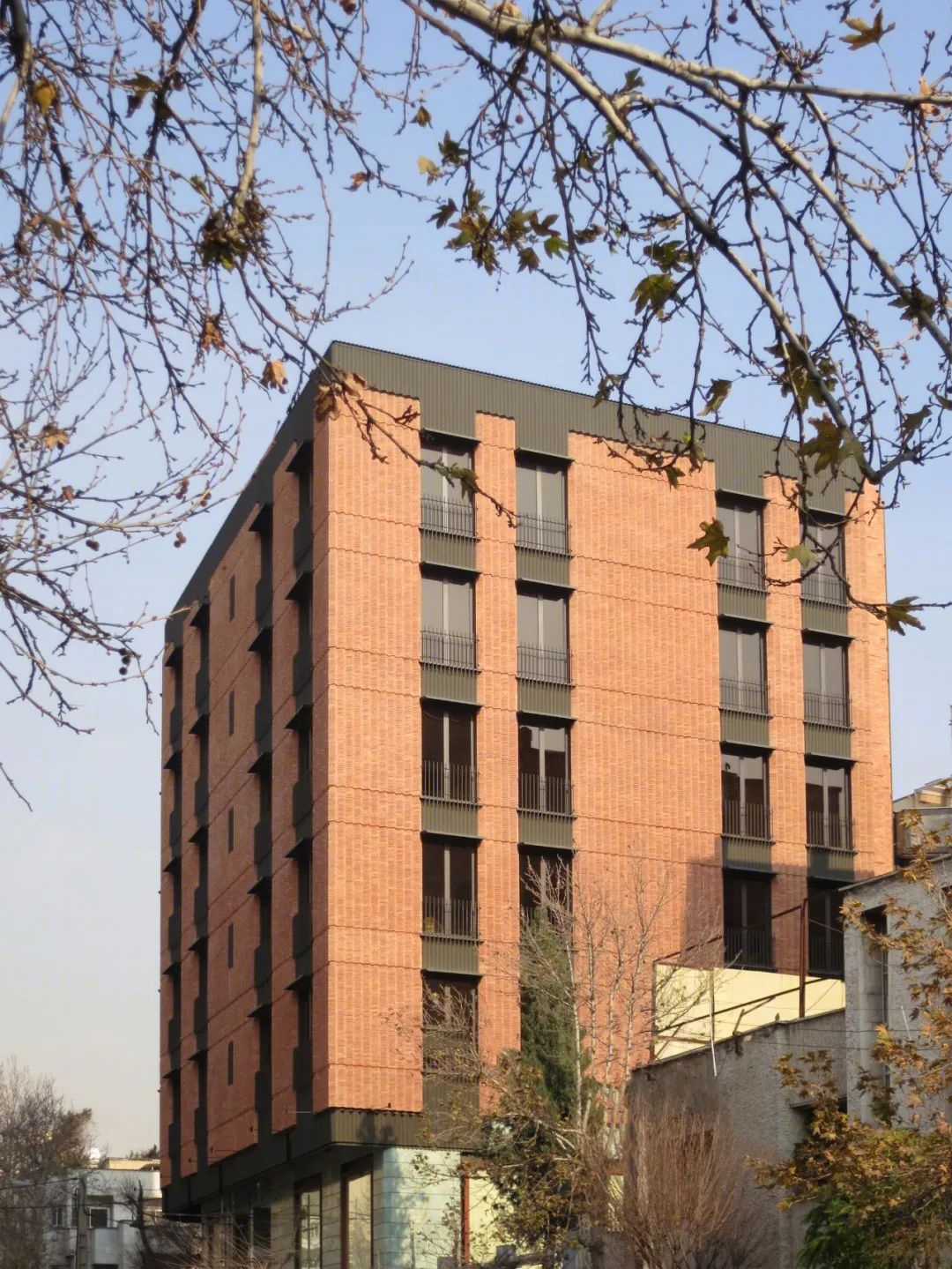 融合历史与现代的创新商业建筑丨伊朗德黑兰丨Zandigan Architects-17