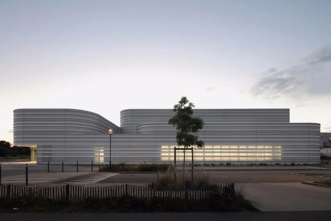 法国纯净现代体育馆丨Bohuon Bertic Architectes-12