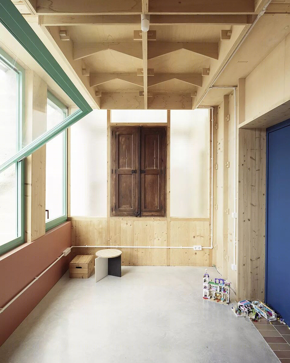 轻量化的 Plywood 住宅 | 胶合板搭建出的缤纷世界-48