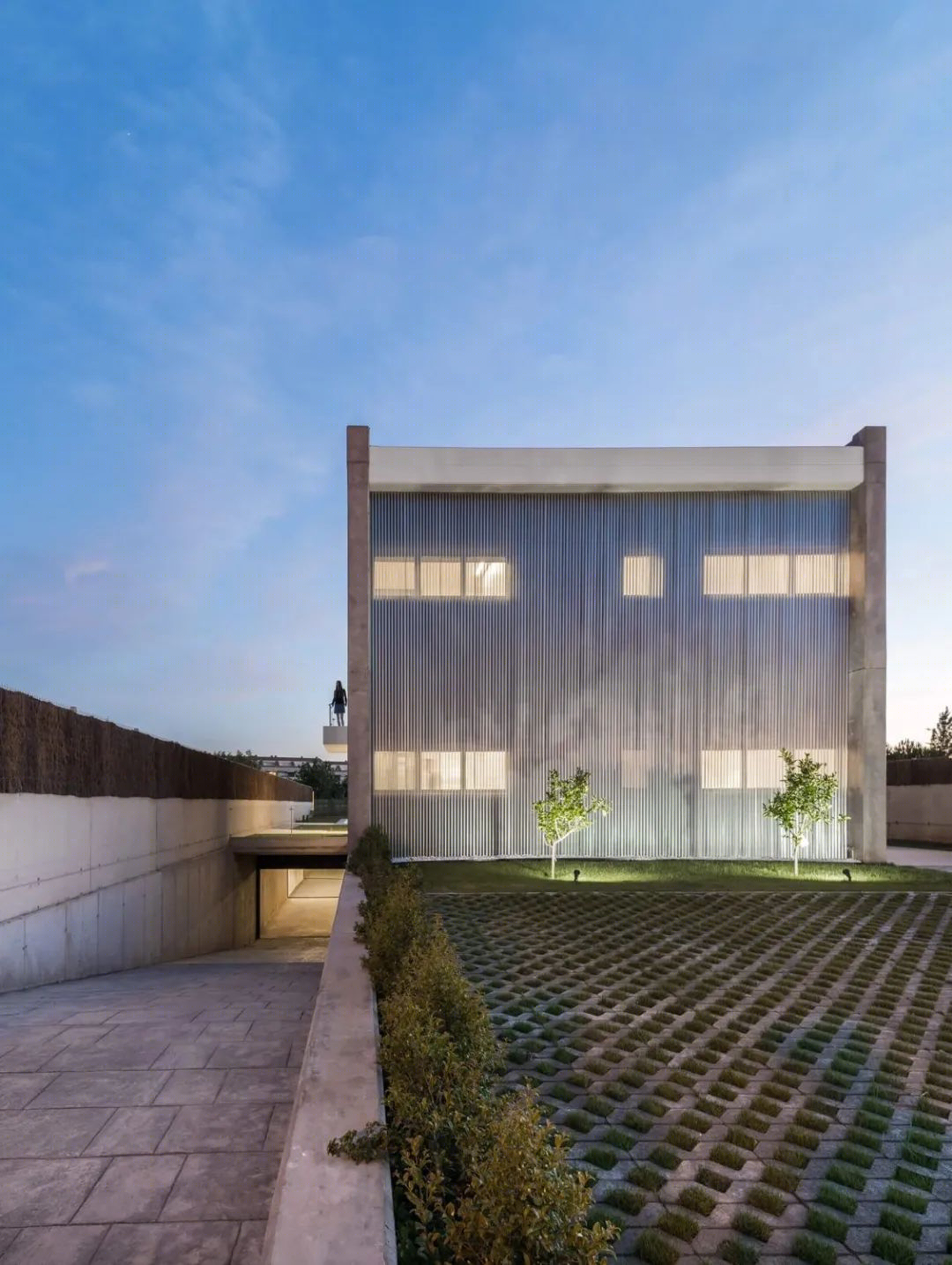 Ruben Muedra Estudio de Arquitectura 打造西班牙 700 平极简别墅-14