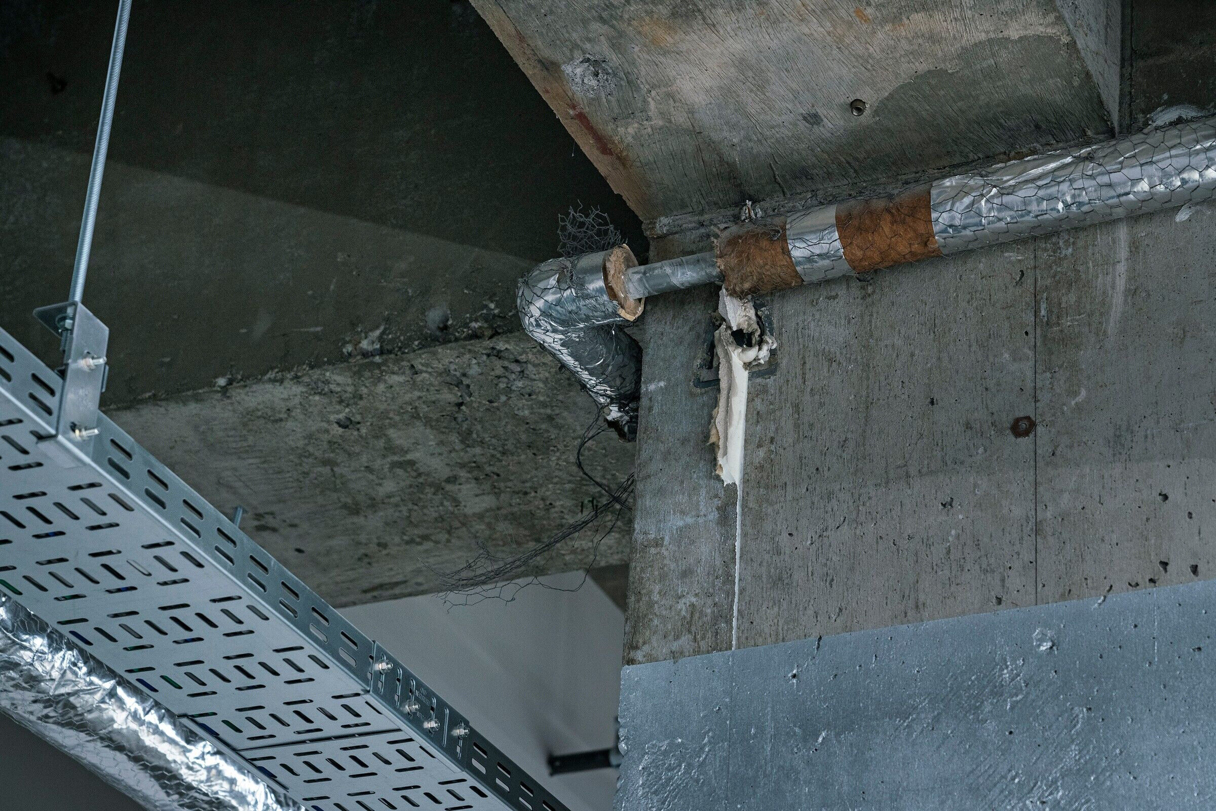 旧百货大楼翻新成灵活办公空间丨日本群马丨SAKUMAESHIMA-62