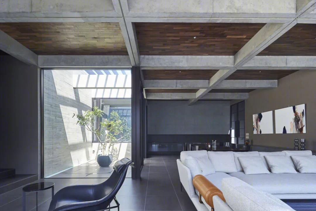 关东 270㎡野兽派美学住宅丨日本丨Apollo Architects & Associates-24