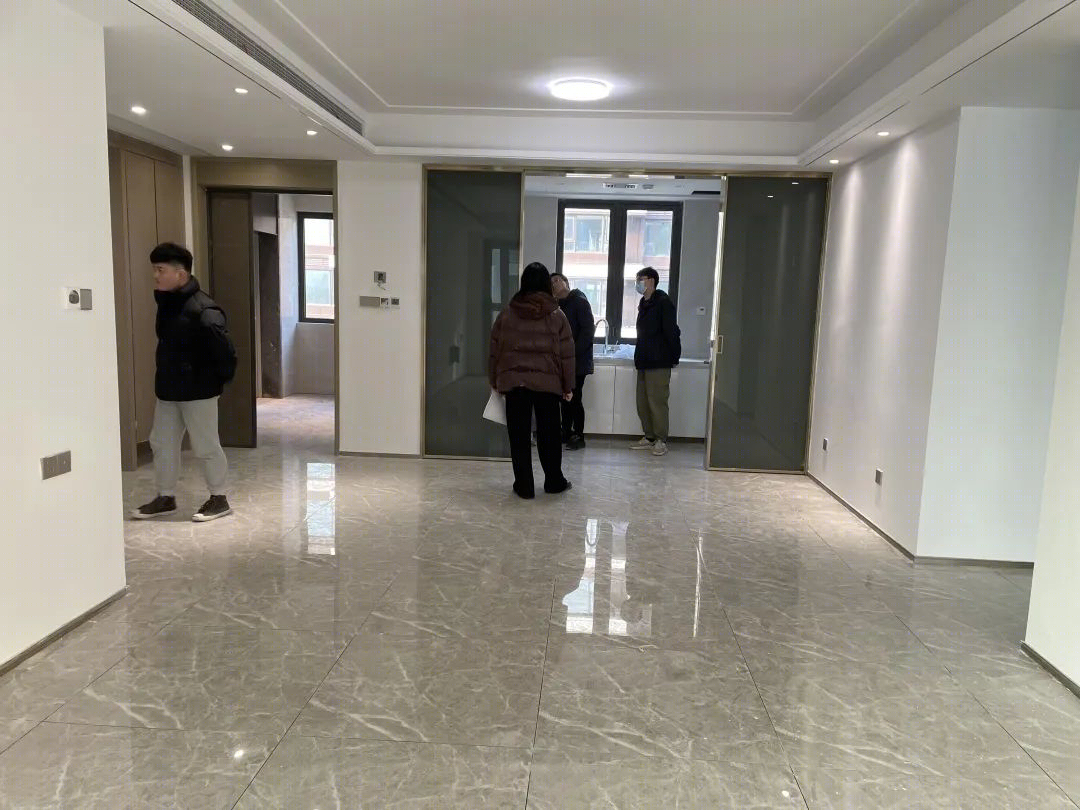 中海九樾三口之家 · 简约明亮,空间利用翻倍丨六呈空间设计-32