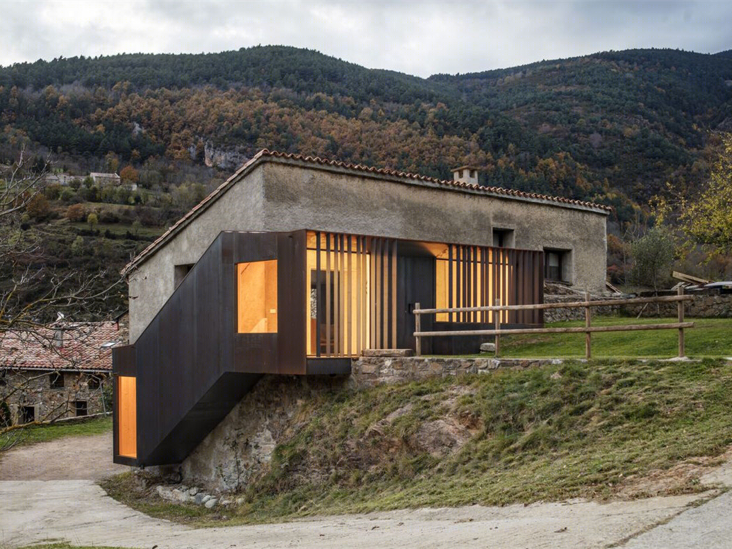 西班牙门槛楼梯住宅丨ComasPont arquitectes-4
