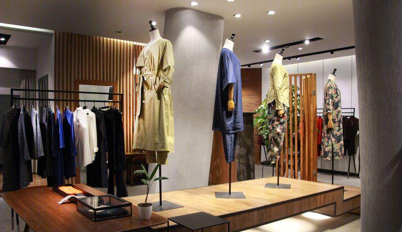莫焱超丨AIR·U品牌服装店-3