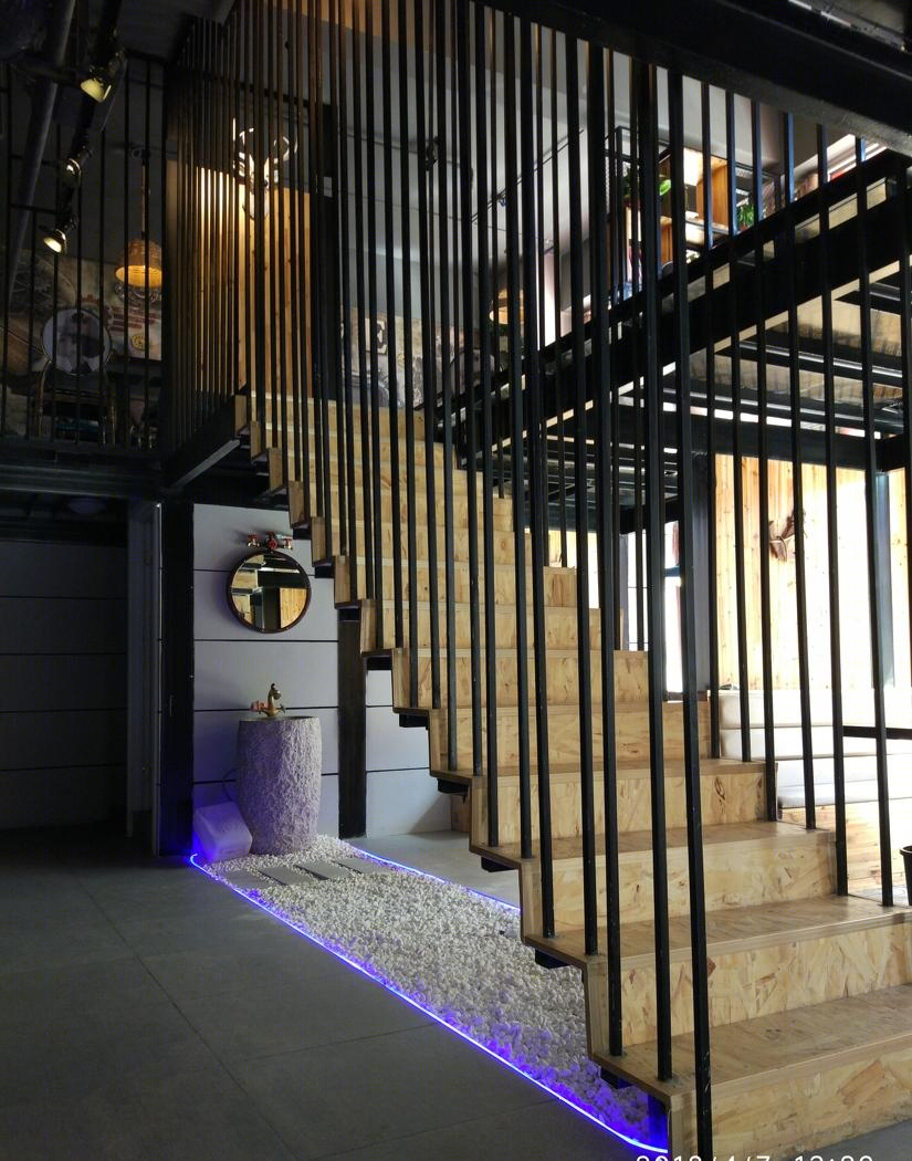 
闲鱼烤鱼店 -4