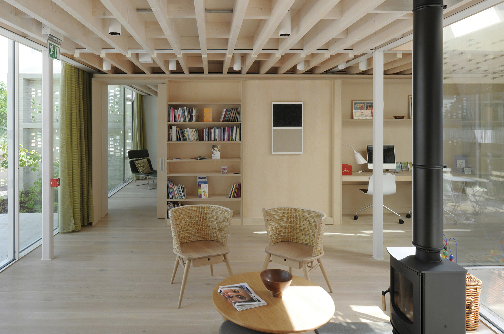 英国玛吉拉纳克郡癌症护理中心丨Reiach and Hall Architects-41