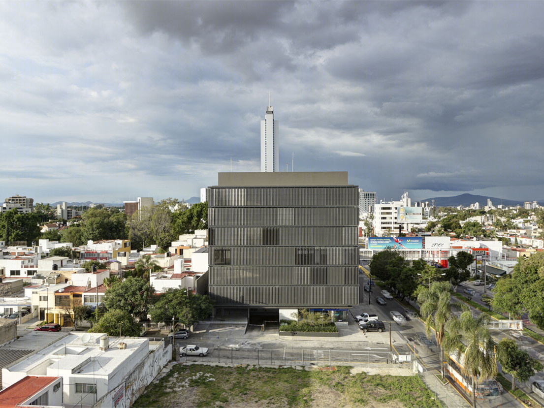 墨西哥 LoMa Chapalita 办公楼丨Elías Rizo Architects-12