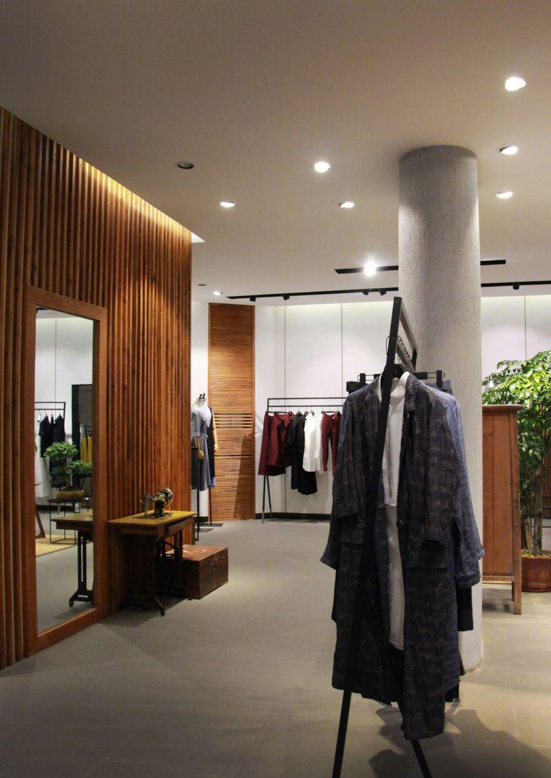 莫焱超丨AIR·U品牌服装店-4
