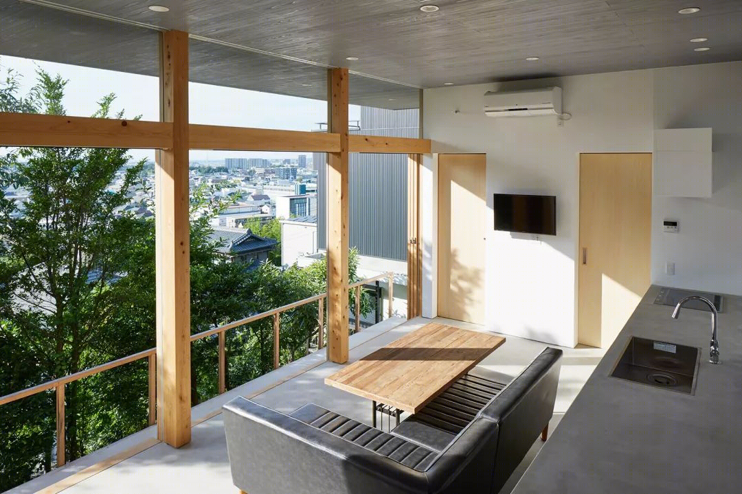 日本三平台住宅 | 嵌入山坡的自然生活空间-38