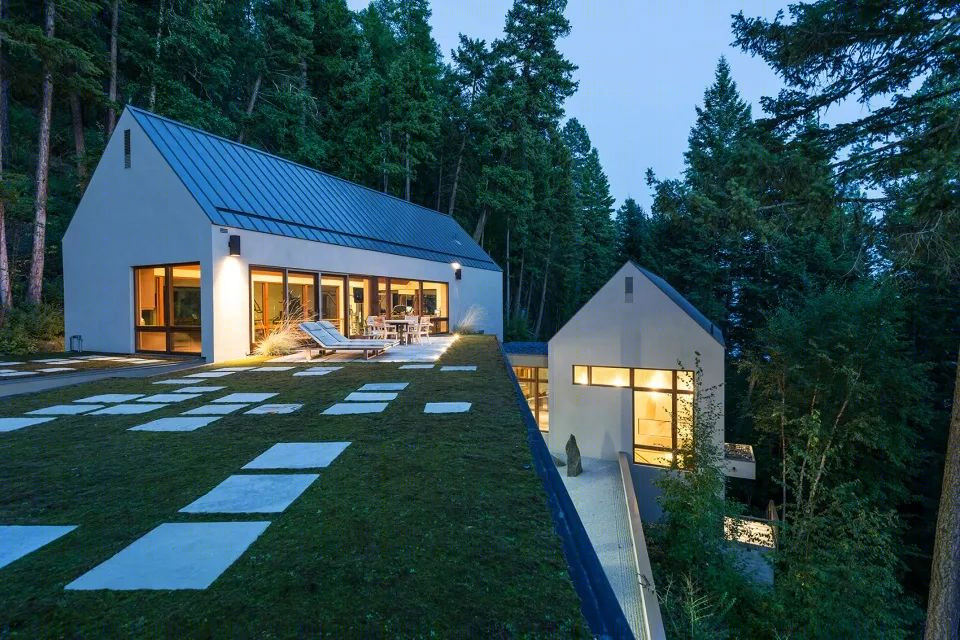 Whitefish 泳池住宅 | 绿色屋顶与禅意花园的现代美学-44