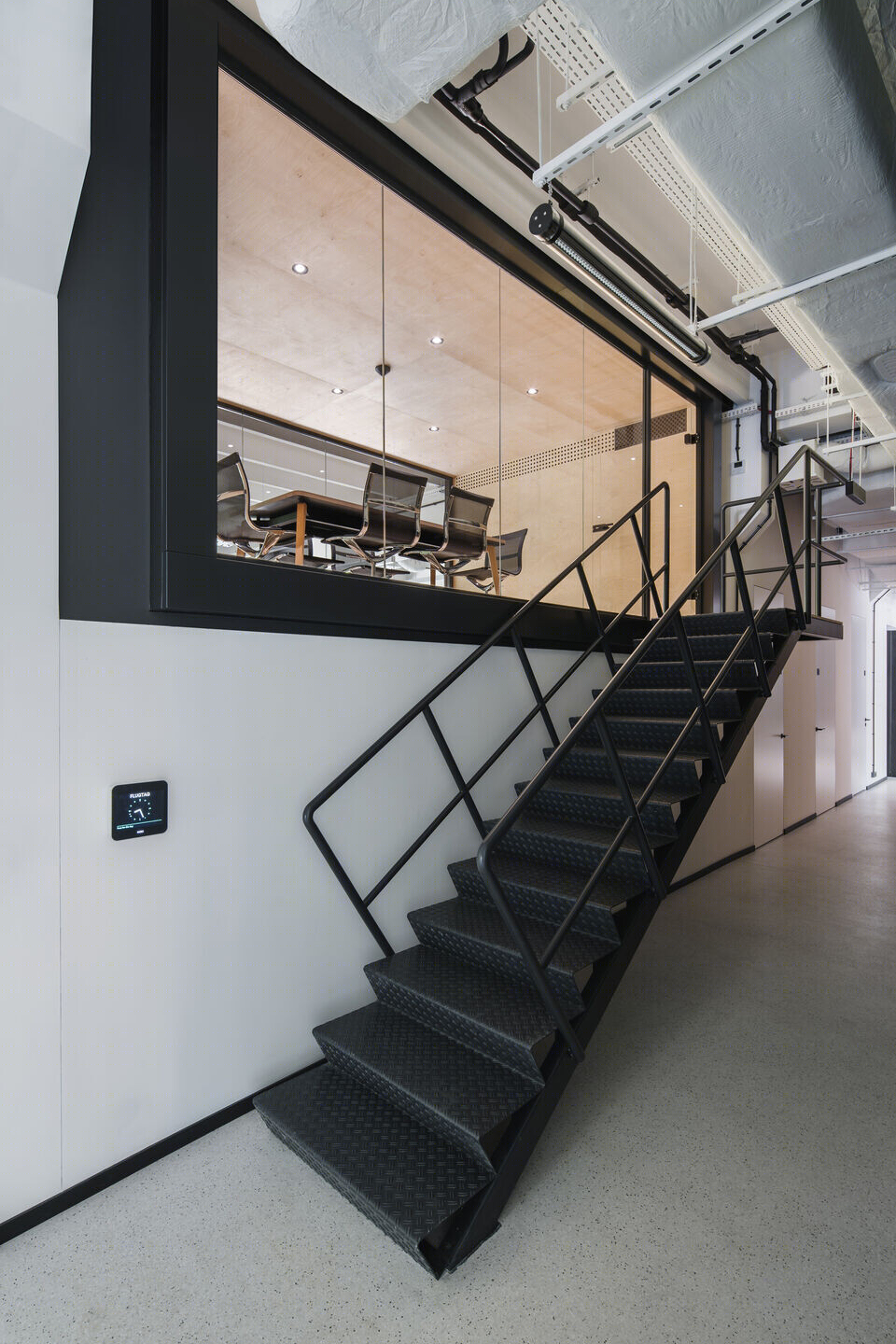 红牛华沙总部丨波兰华沙丨MXCF Architekci-45