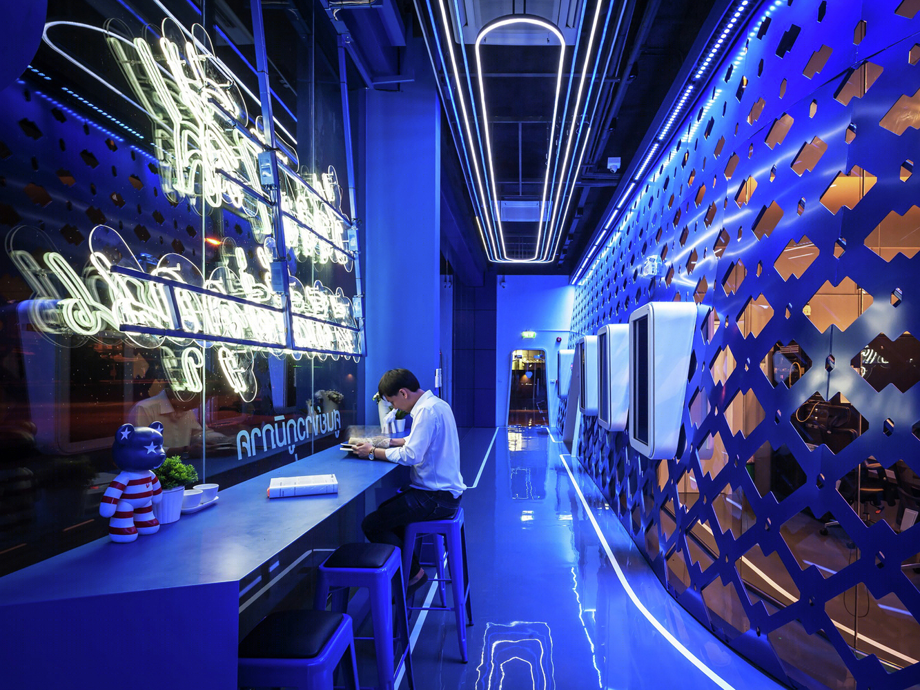泰国Channel集团广播工作室丨Apostrophy,Airbase Architects-6