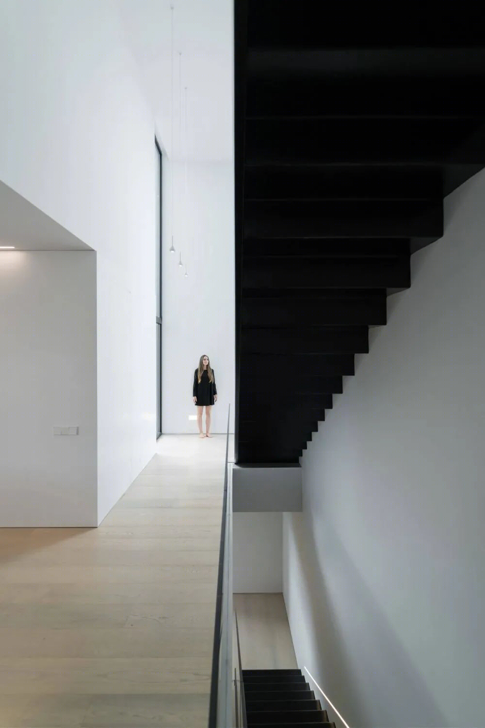 Ruben Muedra Estudio de Arquitectura 打造西班牙 700 平极简别墅-22