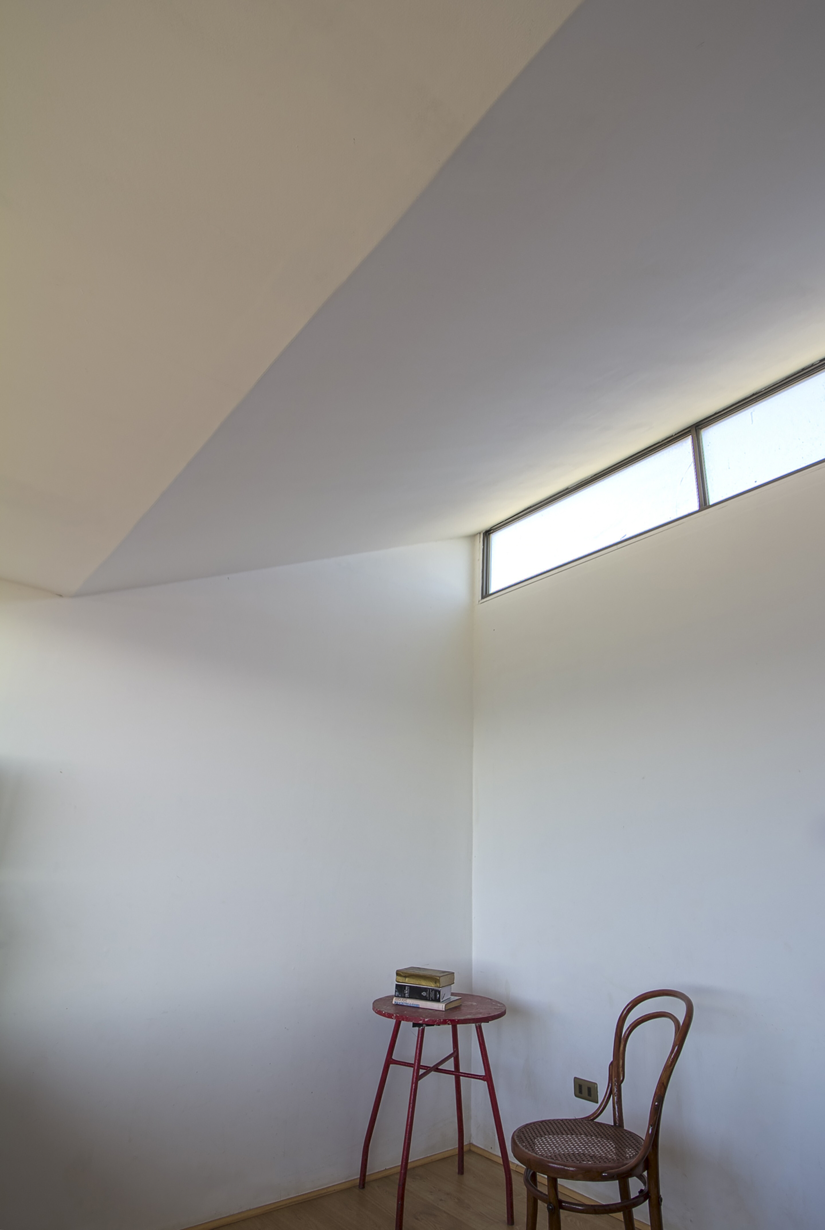 狭地逆袭！智利火车车厢变海景住宅-21