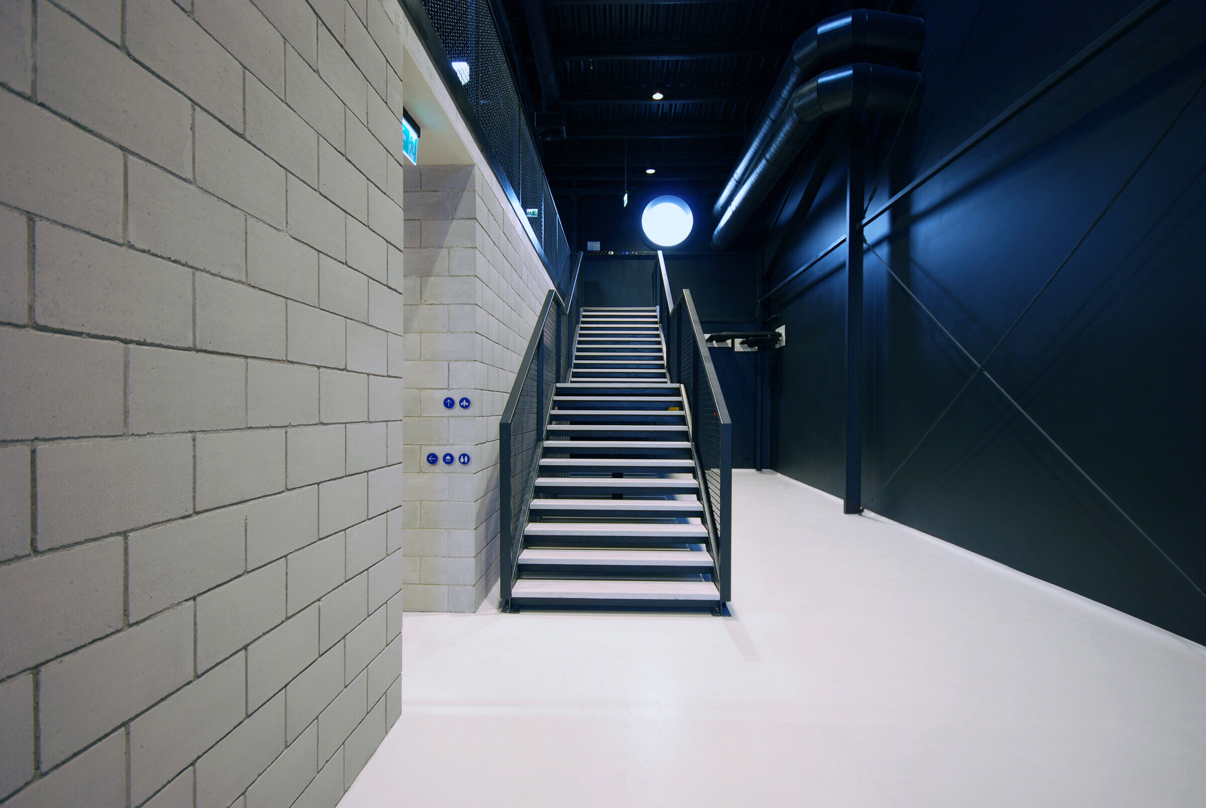 波兰华沙药企仓储建筑翻新丨BDR Architekci-34