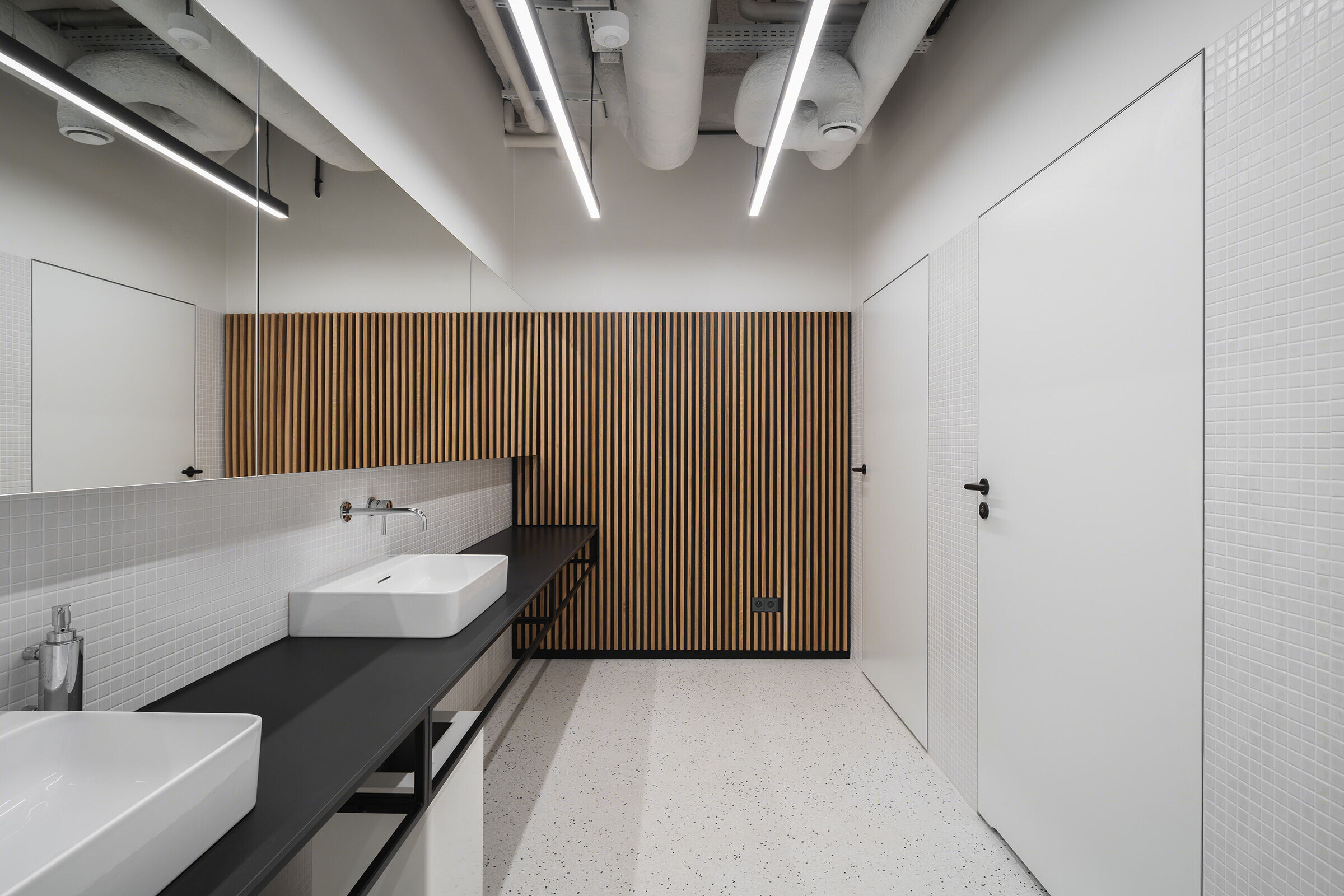 红牛华沙总部丨波兰华沙丨MXCF Architekci-46