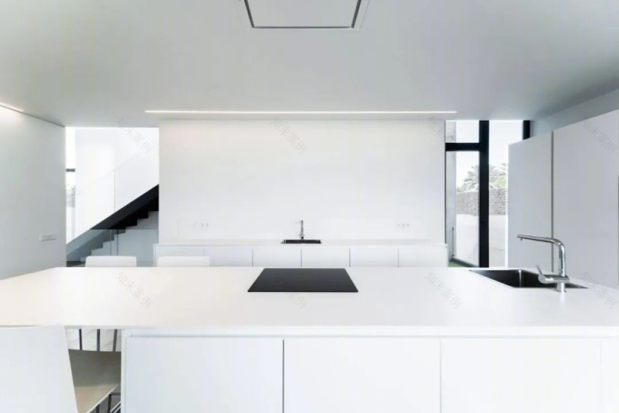 Ruben Muedra Estudio de Arquitectura 打造西班牙 700 平极简别墅-24