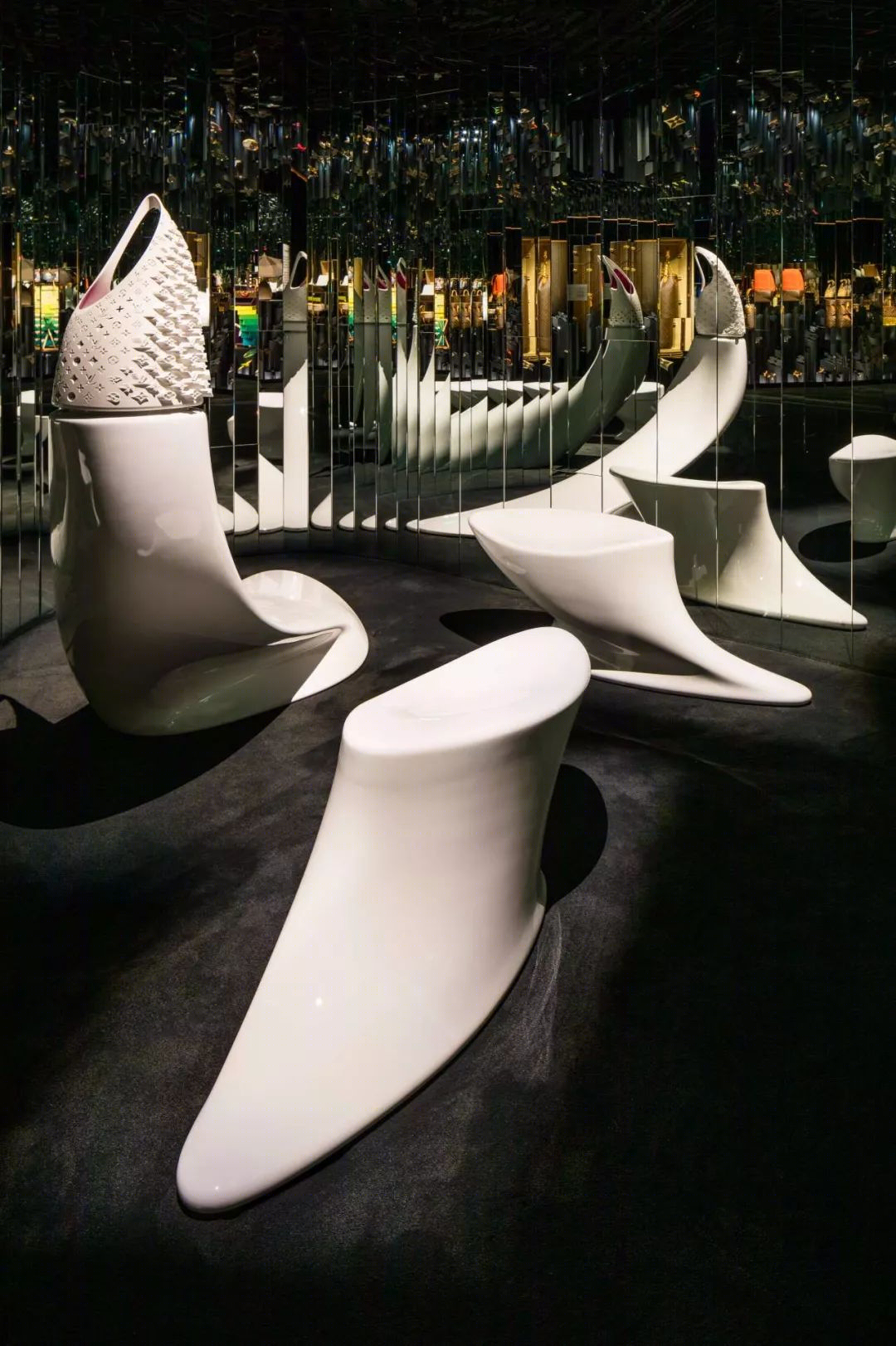 路易威登“Louis Vuitton X”展览，沉浸式体验品牌艺术之旅-15