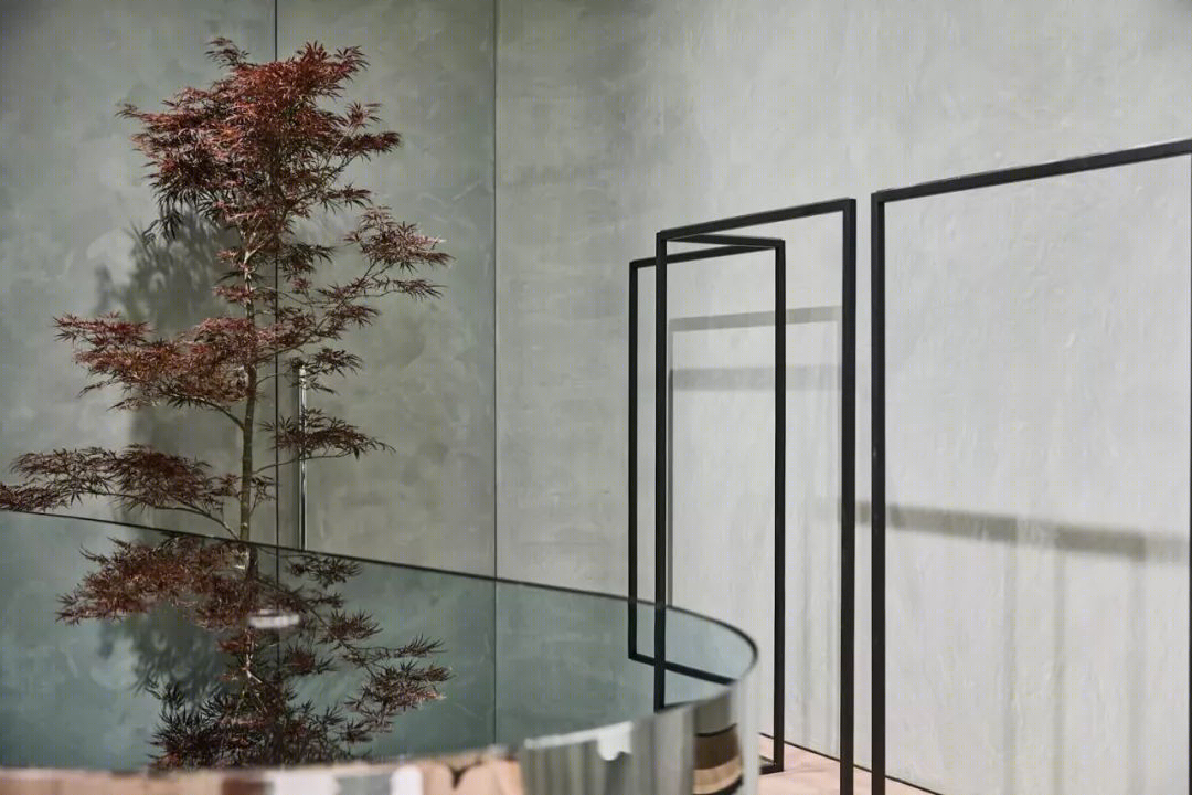 澳大利亚 Camilla and Marc 旗舰店,定制水磨石与皮革展示的奢华空间-7